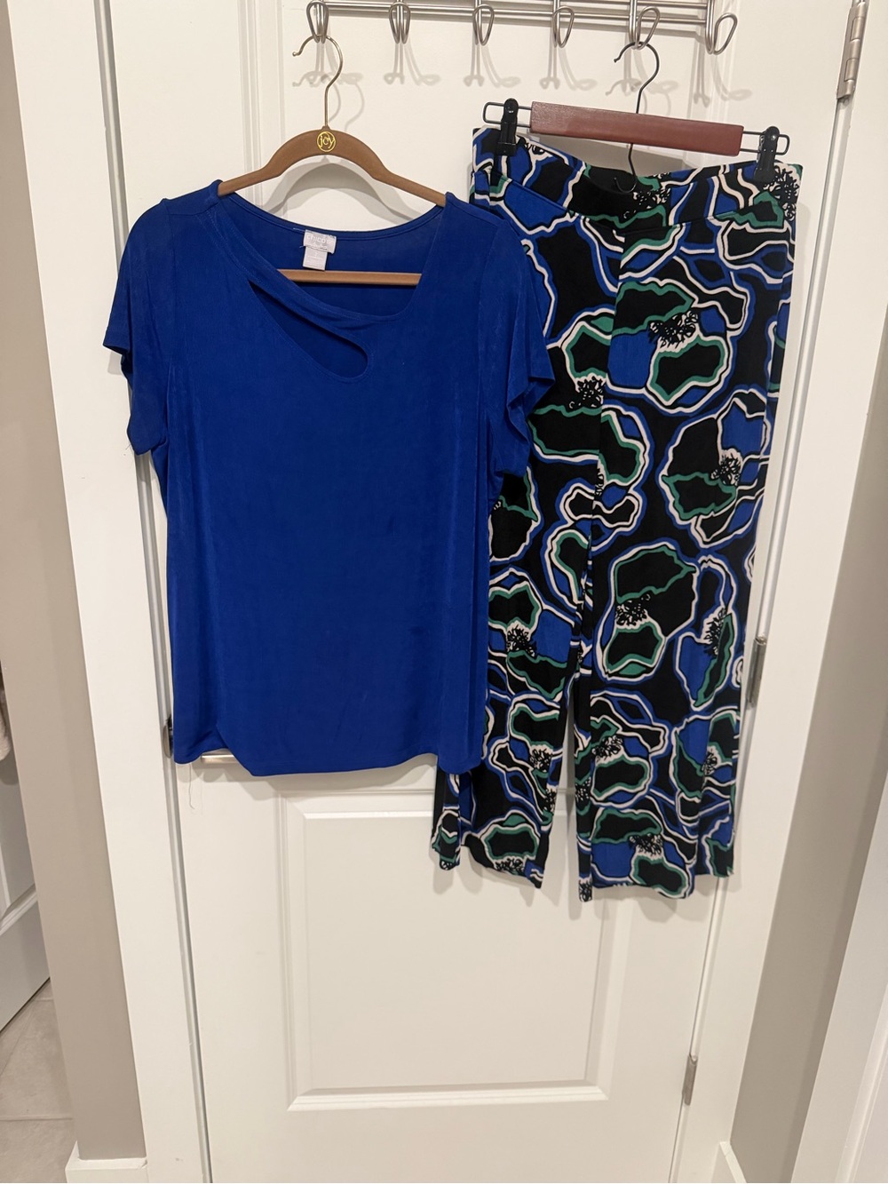 Chico's Blue Top & Black Abstract Wide-Leg Pants